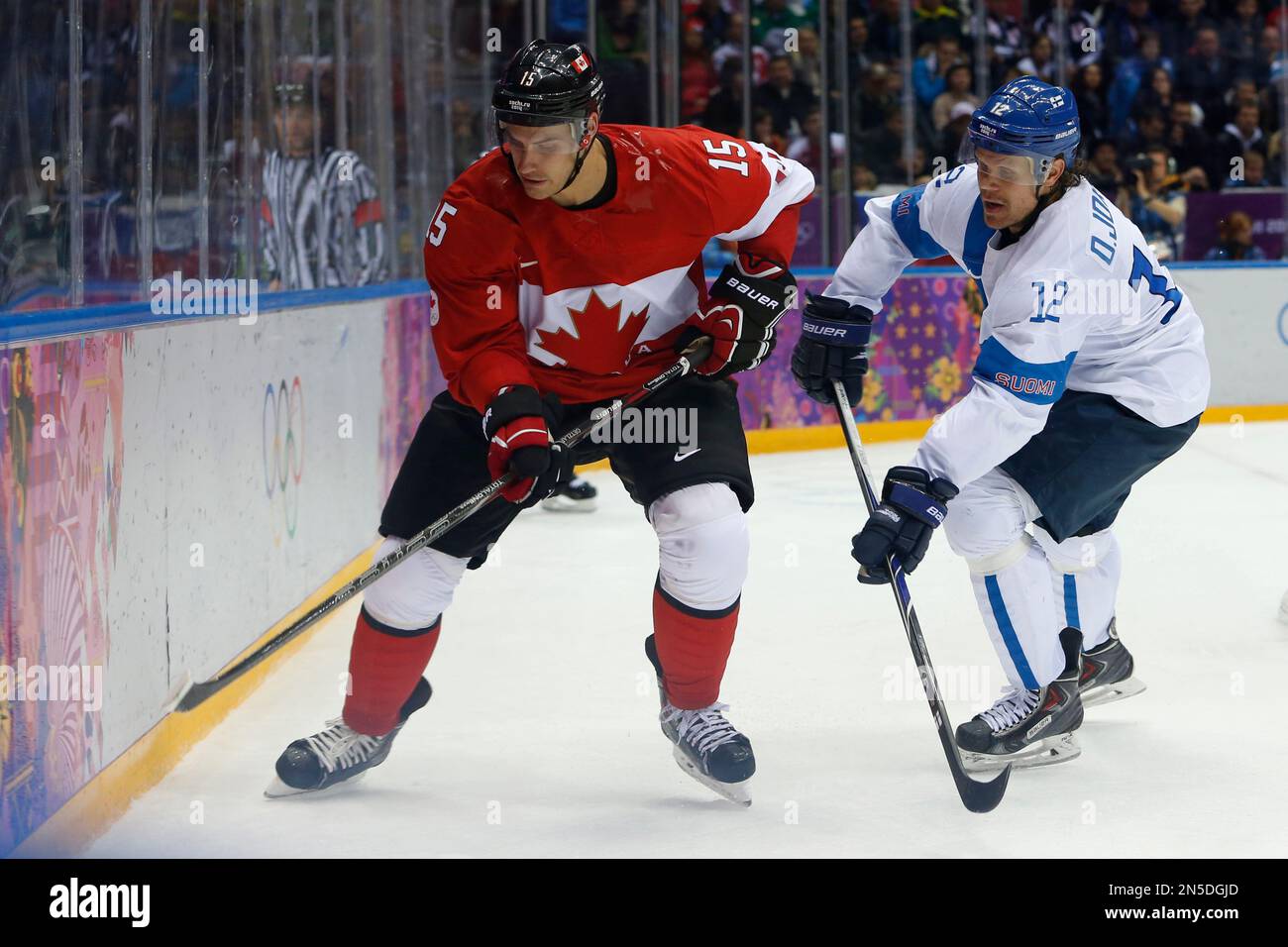 Canada forward Ryan Getzlaf (15) in action against Finland during a men's ice hockey game at the 2014 Winter Olympics, Sunday, Feb. 16, 2014, in Sochi, Russia. (AP Photo/Mark Humphrey) Stockfoto