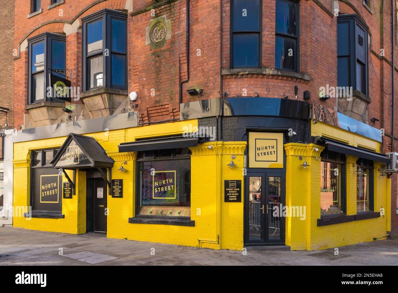 North Street Social in Wolverhampton ist eine Bar mit Livemusik und Street-Food-Lokalen Stockfoto