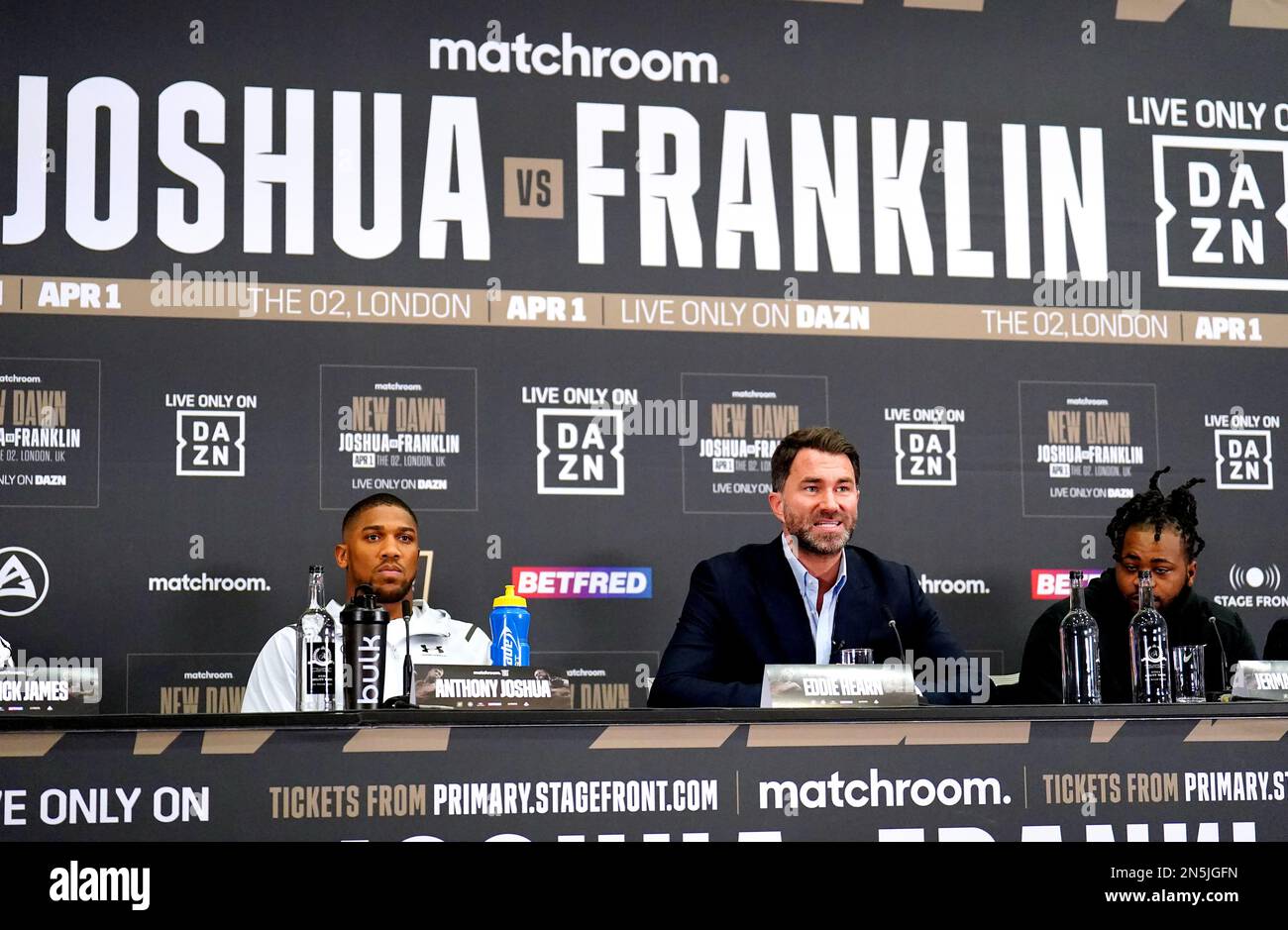 Anthony Joshua, Promoter Eddie Hearn und Jermaine Franklin während einer Pressekonferenz im Hilton London Syon Park. Der Schwergewichtskonflikt zwischen Joshua und Franklin findet am Samstag, den 1. April, am O2. Statt. Foto: Donnerstag, 9. Februar 2023. Stockfoto