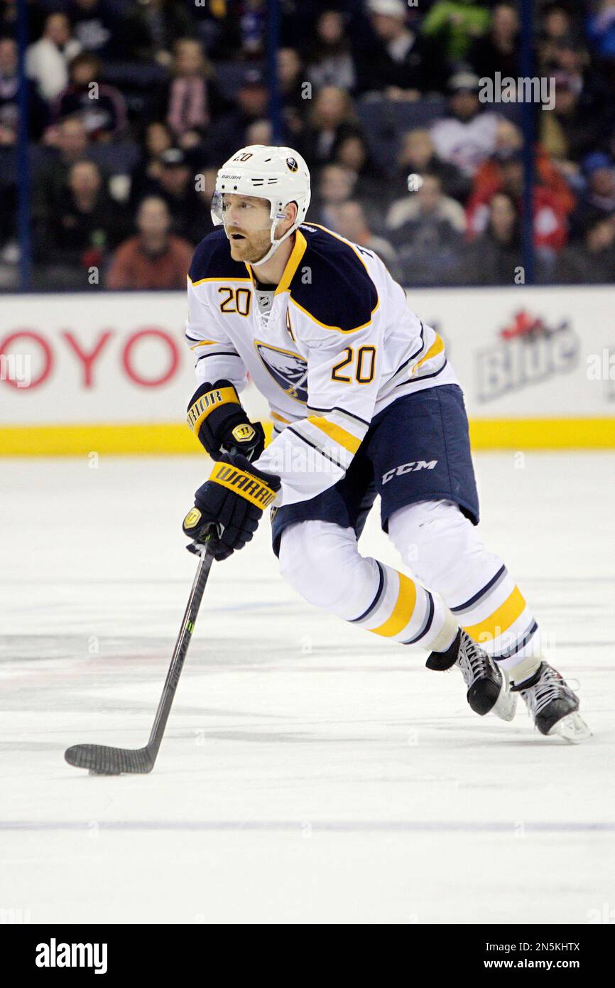 Buffalo Sabres' Henrik Tallinder, of Sweden, plays against the Columbus Blue Jackets during an NHL hockey game Saturday, Jan. 25, 2014, in Columbus, Ohio. (AP Photo/Jay LaPrete) Stockfoto