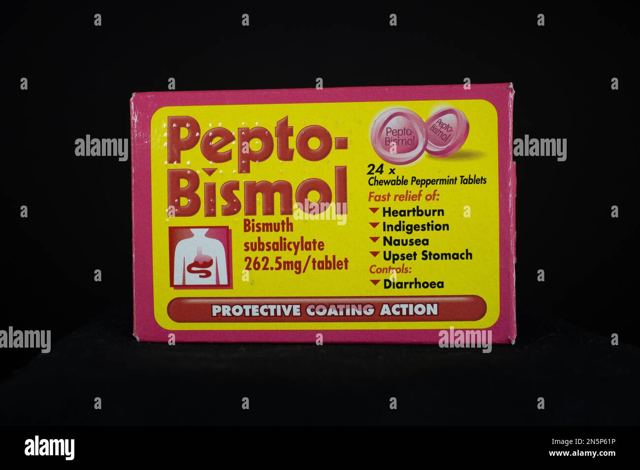EXETER, DEVON, Großbritannien - 9. JANUAR 2023 Procter & Gamble Company in den Vereinigten Staaten Pepto-Bismol 24 Kautabletten Packung Stockfoto