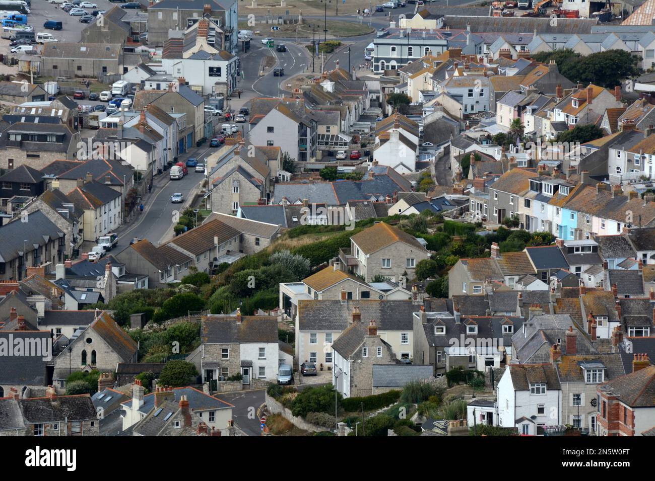 Wohnhäuser in Castletown auf der Isle of Portland, in Dorset, am Ärmelkanal, England, Großbritannien. Stockfoto