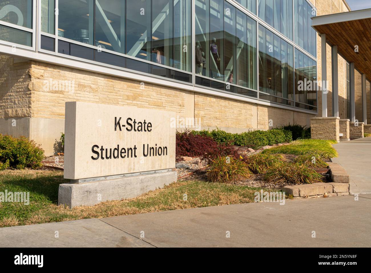 MANHATTEN, KS, USA - 3. NOVEMBER 2022: K-State Student Union auf dem Campus der Kansas State University. Stockfoto