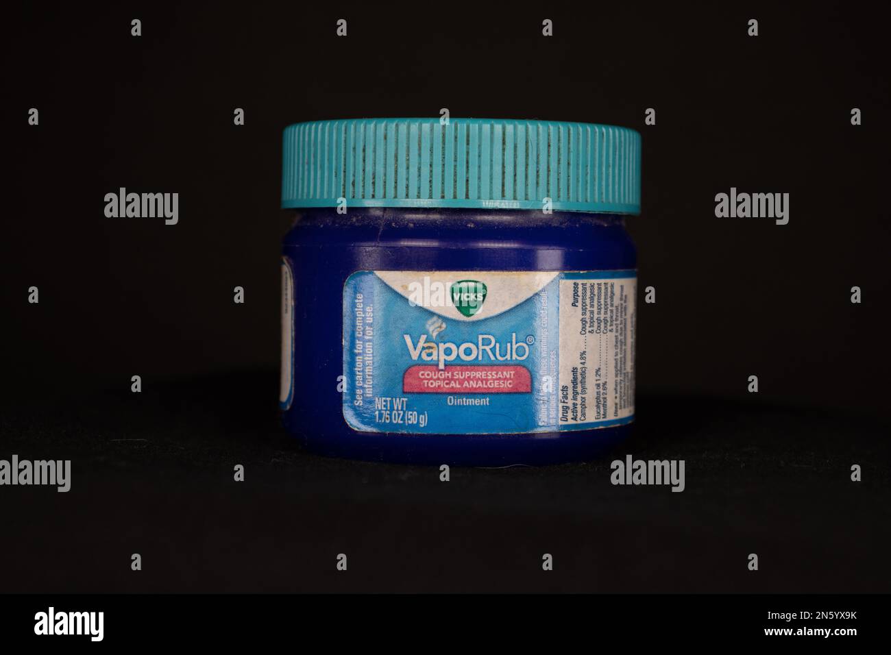 EXETER, DEVON, Großbritannien - 17. JANUAR 2023 Vicks ist ein amerikanisches Markenprodukt von VapoRub Stockfoto