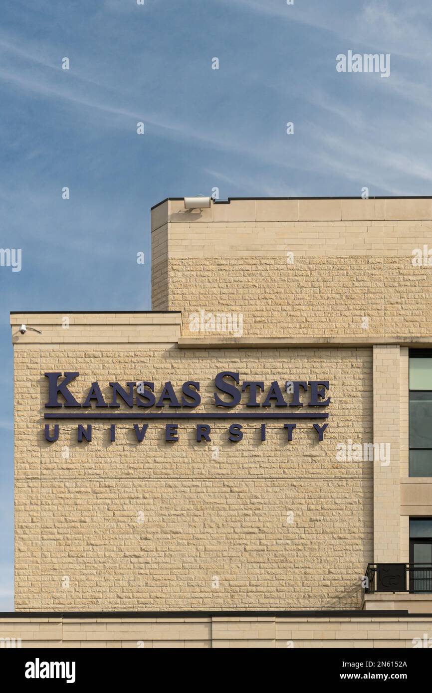 MANHATTEN, KS, USA - 3. NOVEMBER 2022: Bill Snyder Family Stadium auf dem Campus der Kansas State University. Stockfoto