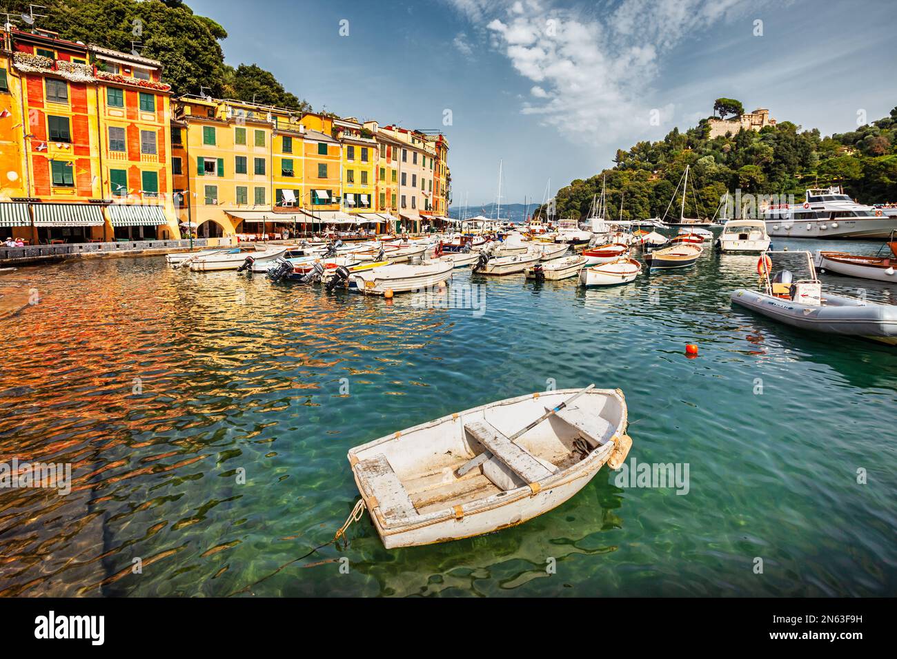 Das malerische Dorf Portofino an der italienischen Riviera, Genua, Ligurien, Italien. Stockfoto