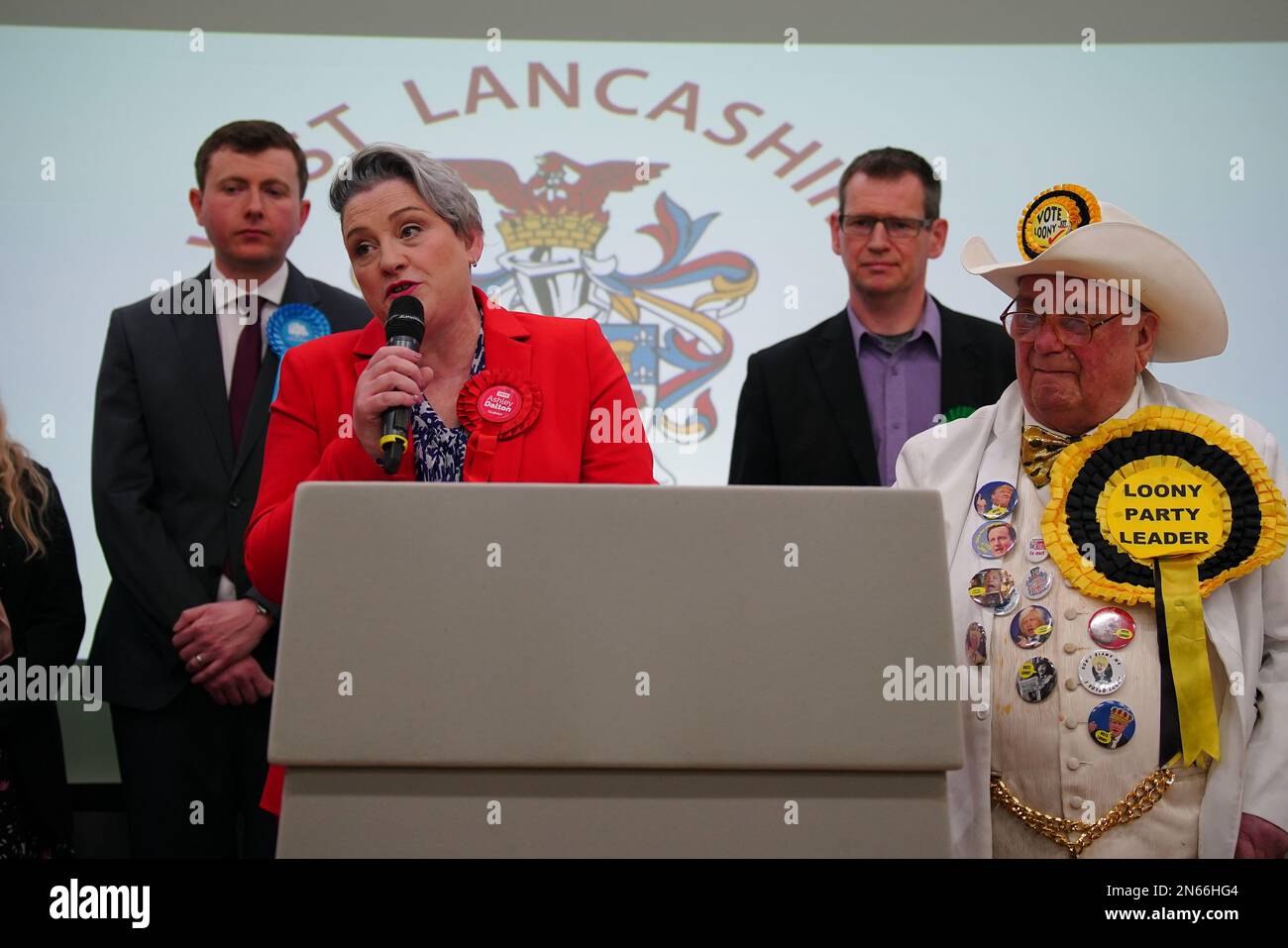 Ashley Dalton von Labour feiert, nachdem er im Burscough Racquet and Fitness Centre in Ormskirk