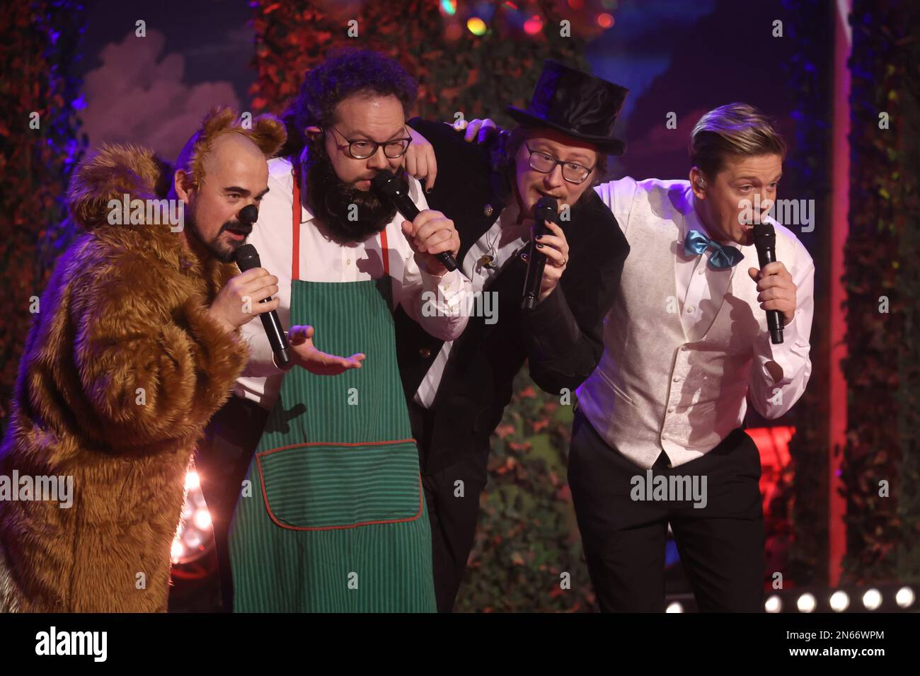 09. Februar 2023, Bayern, Veitshöchheim: Die A-cappella-Band "Viva Voce" ist während der Generalprobe für die BR-Sendung "Fastnacht in Franken" auf der Bühne. Foto: Karl-Josef Hildenbrand/dpa Stockfoto