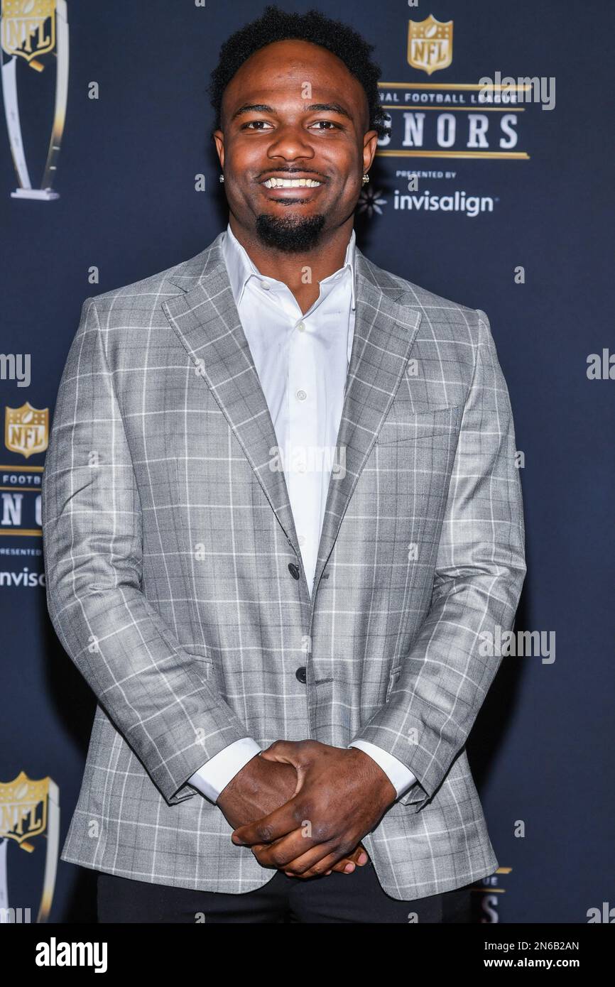 Phoenix, USA. 09. Februar 2023. Dameon Pierce geht am 9. Februar 2023 auf dem roten Teppich bei den NFL Honors in der Symphony Hall im Phoenix Convention Center in Phoenix, Arizona. Der Super Bowl LVII findet am Sonntag, den 12. Februar 2023 zwischen den Kansas City Chiefs und den Philadelphia Eagles statt. (Foto: Anthony Behar/Sipa USA) Guthaben: SIPA USA/Alamy Live News Stockfoto