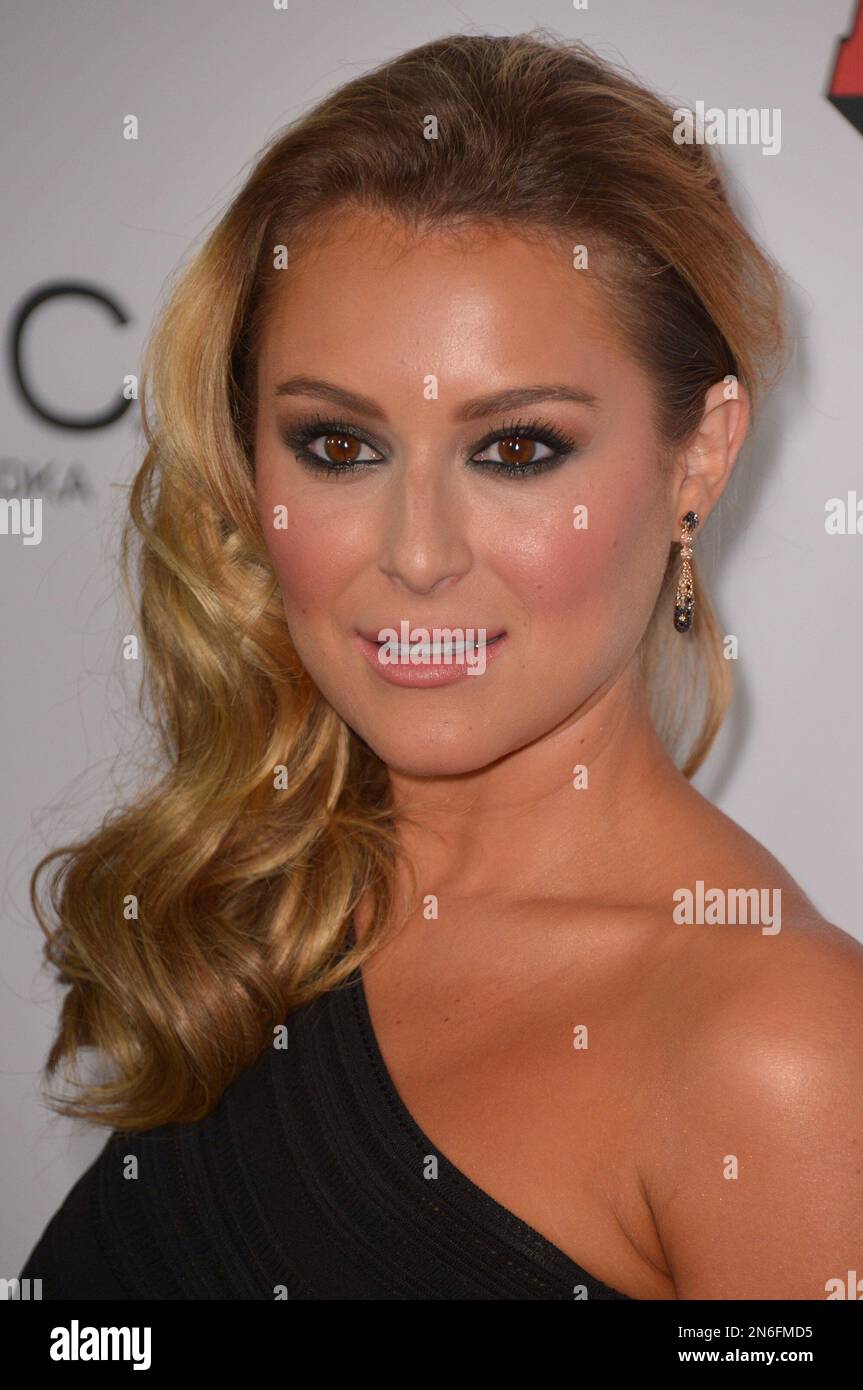 Alexa Vega arrives at the premiere of "Machete Kills" at Regal Cinemas L.A. Live on Wednesday, Oct. 2, 2013 in Los Angeles. (Photo by Jordan Strauss/Invision/AP) Stockfoto