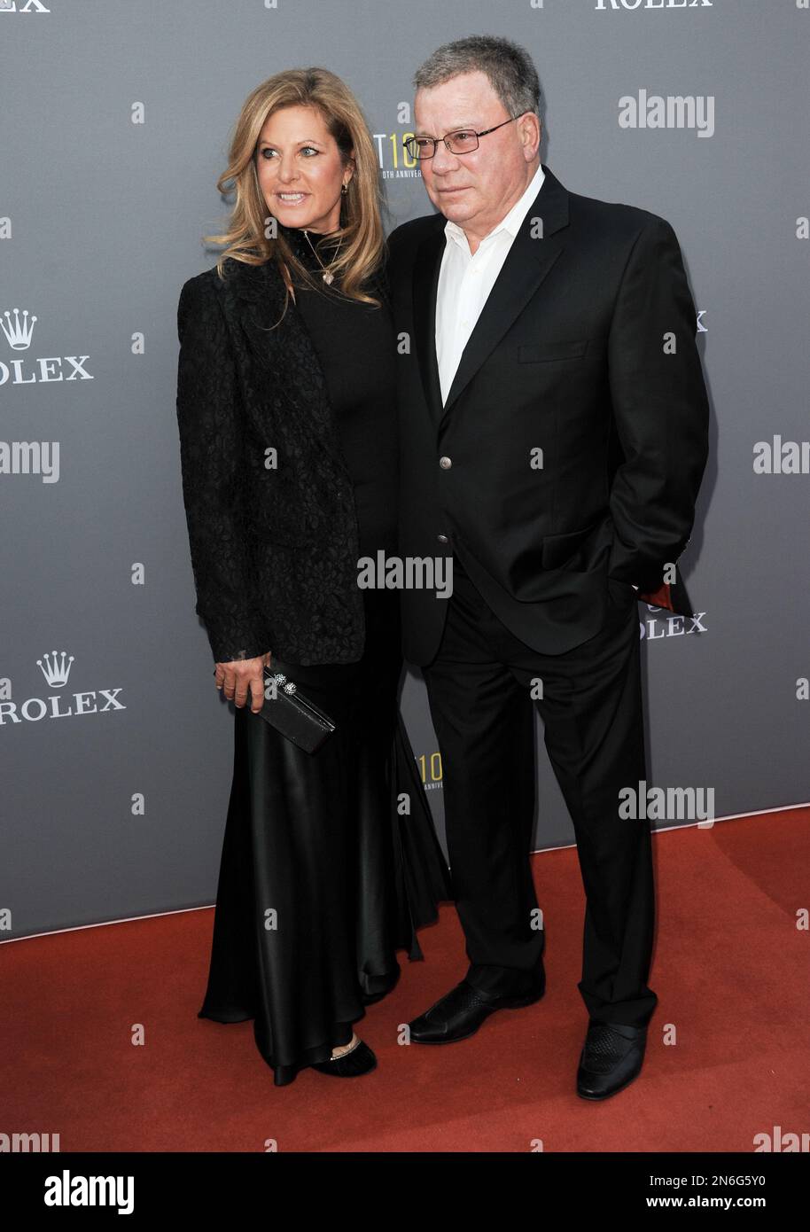 Elizabeth Shatner, left, and William Shatner arrive at the LA Philharmonic’s Walt Disney Hall 10th Anniversary Celebration at Walt Disney Concert Hall on Monday, Sept. 30, 2013 in Los Angeles. (Photo by Richard Shotwell/Invision/AP) Stockfoto