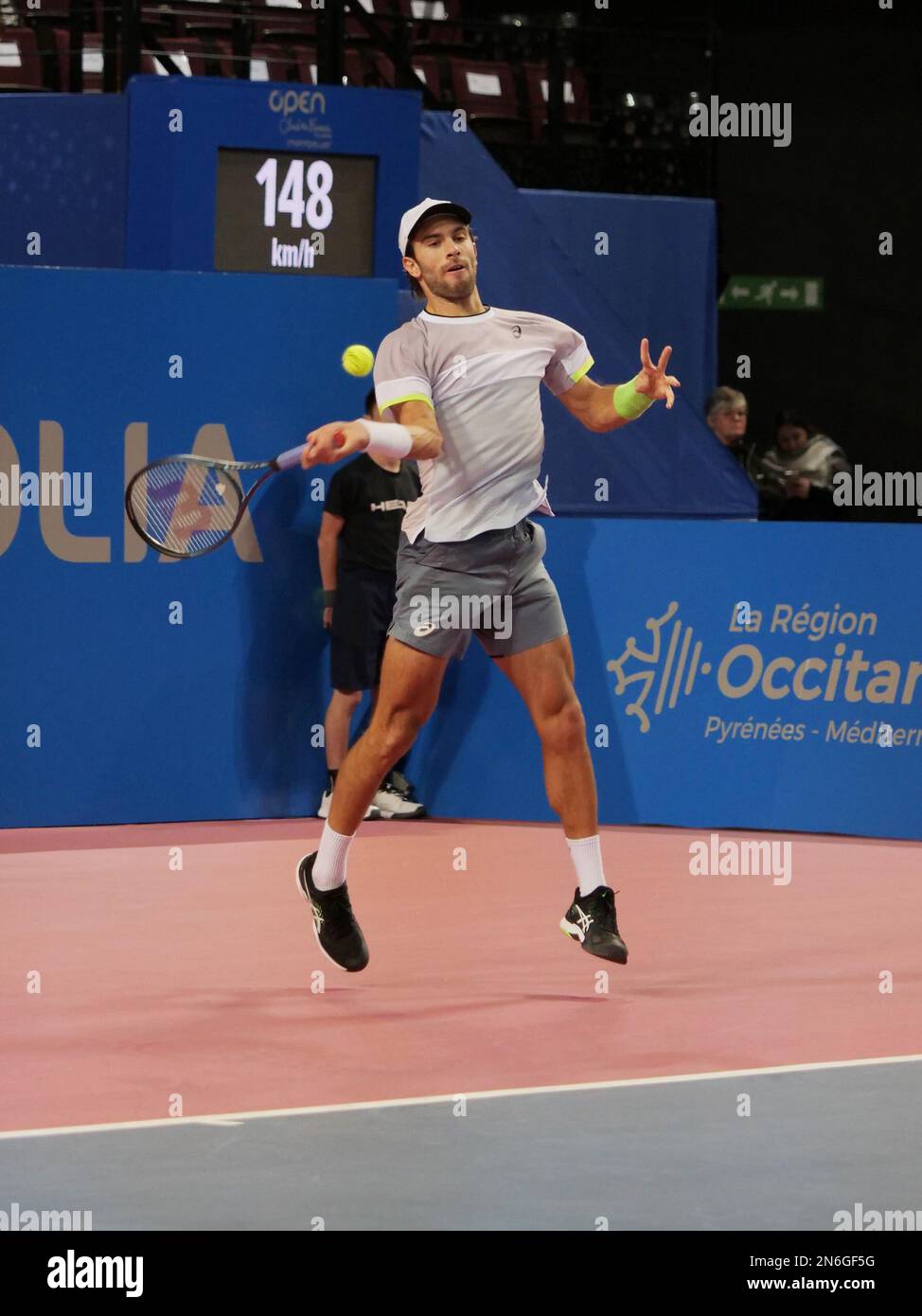 Montpellier, Frankreich - 09/02/2023, Borna Coric (CRO) im Kampf gegen Arthur Rinderknech (FRA) während des Open Sud de France 2023, ATP 250 Tennis Turnier am 9. Februar 2023 in der Sud de France Arena in Pérols bei Montpellier, Frankreich - Photo Patrick Cannaux / DPPI Stockfoto