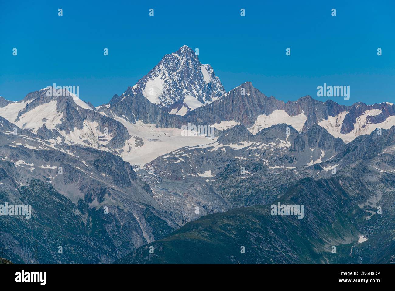 Blick auf das Schreckhorn vom Nufenen-Pass, Schweiz Stockfoto