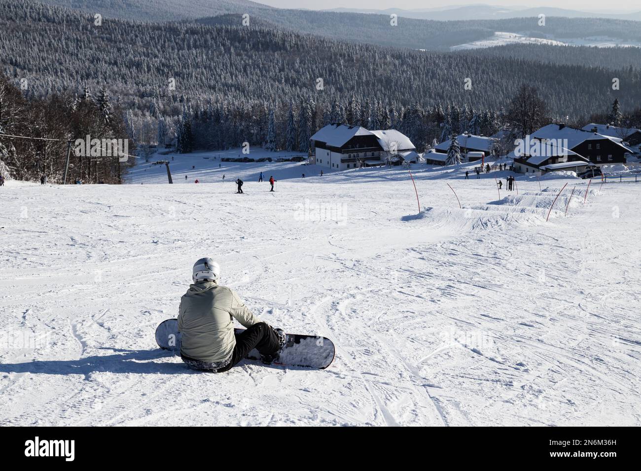 Sport, Sport, Alpen, schönes Wetter, Lifestyle, Im Freien, Skifahren, Winter, schneebedeckt, schneebedeckt, Frost, Kälte, Bewegung, europa, Wald, Winter, Stockfoto