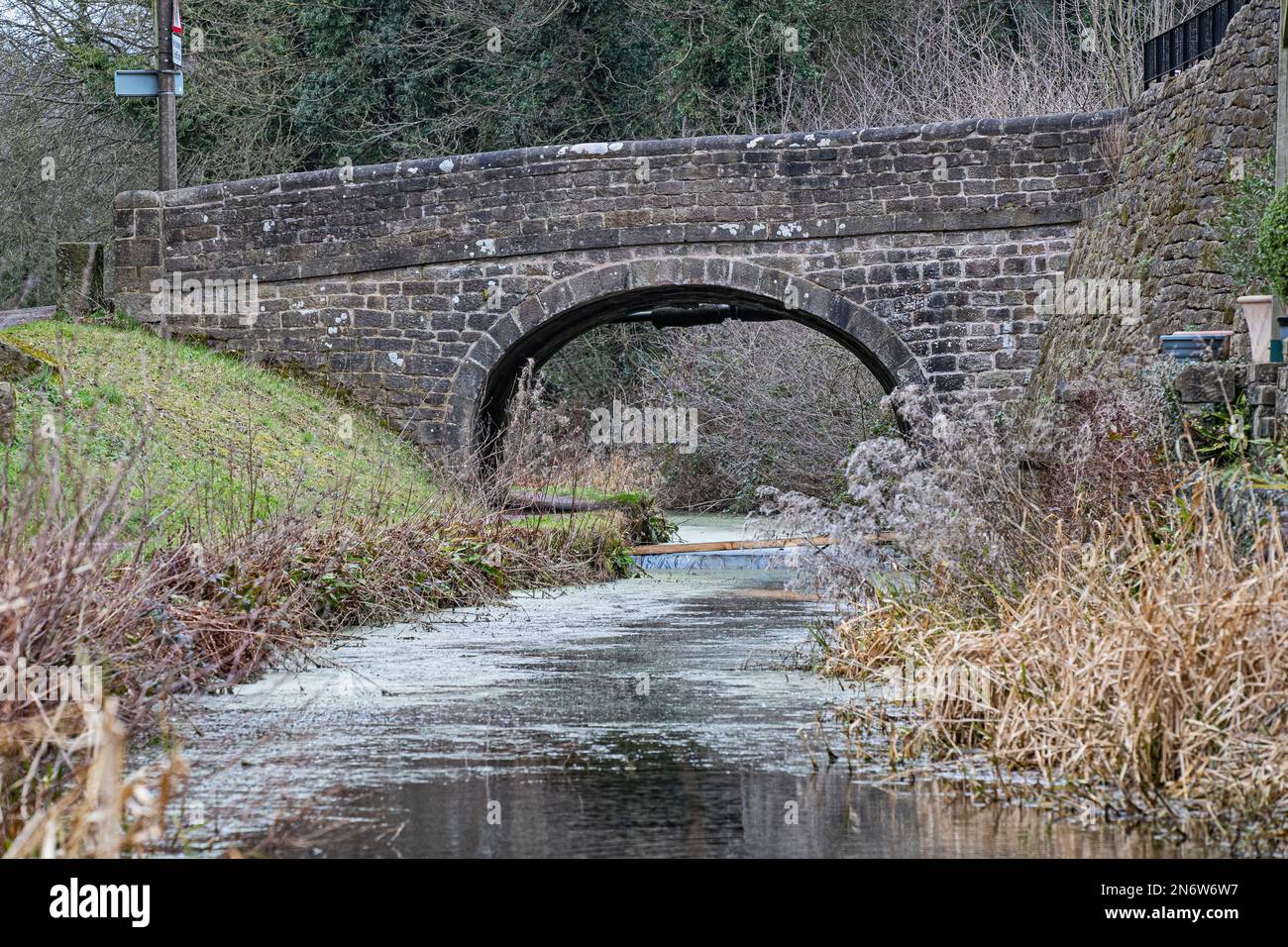 Brücke über Cromford Canal, Whatstandwell, Derbyshire Stockfoto