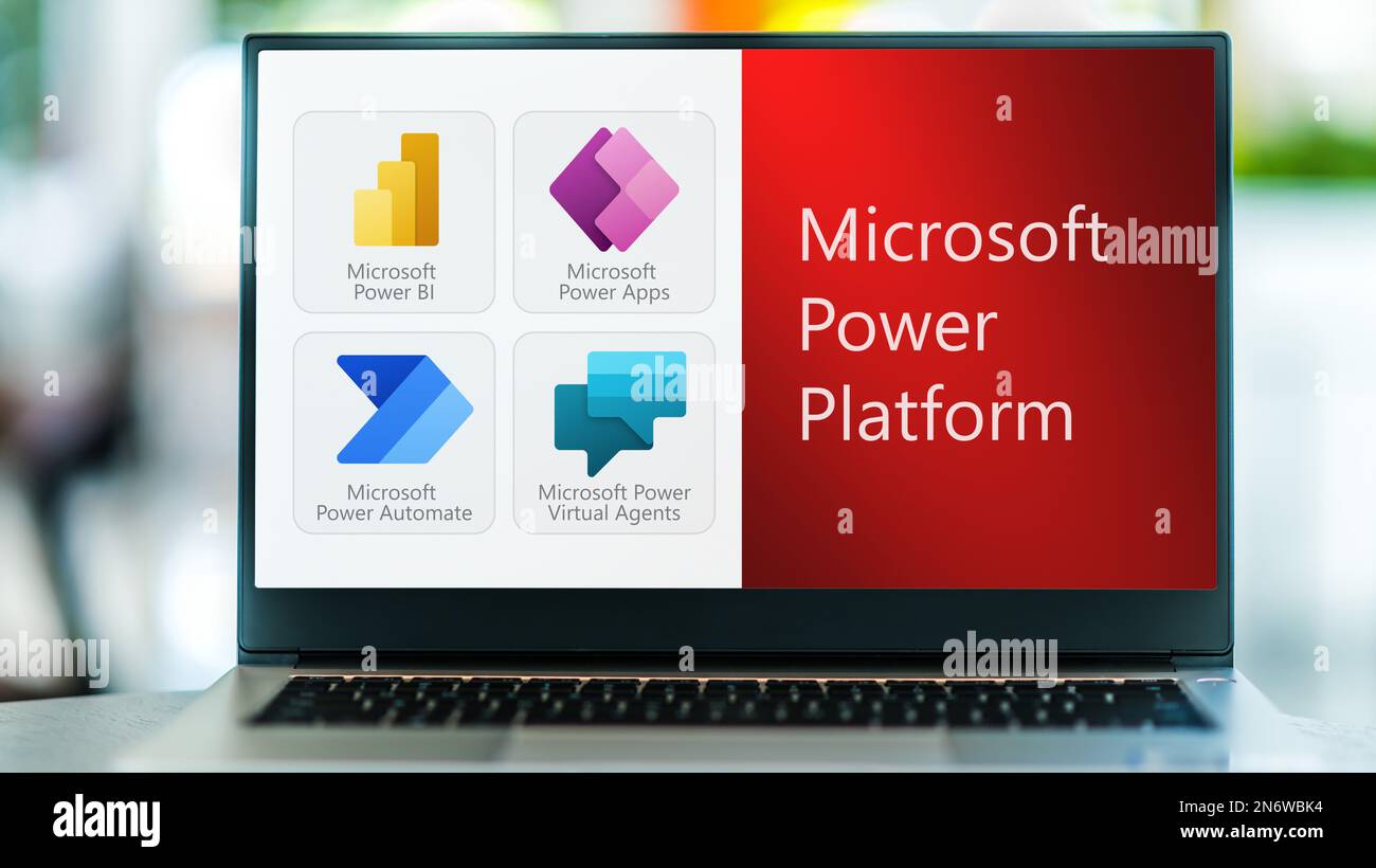 POZNAN, POL - 24. MAI 2022: Laptop-Computer mit Symbolen von Produkten der Microsoft Power Platform-Familie Stockfoto