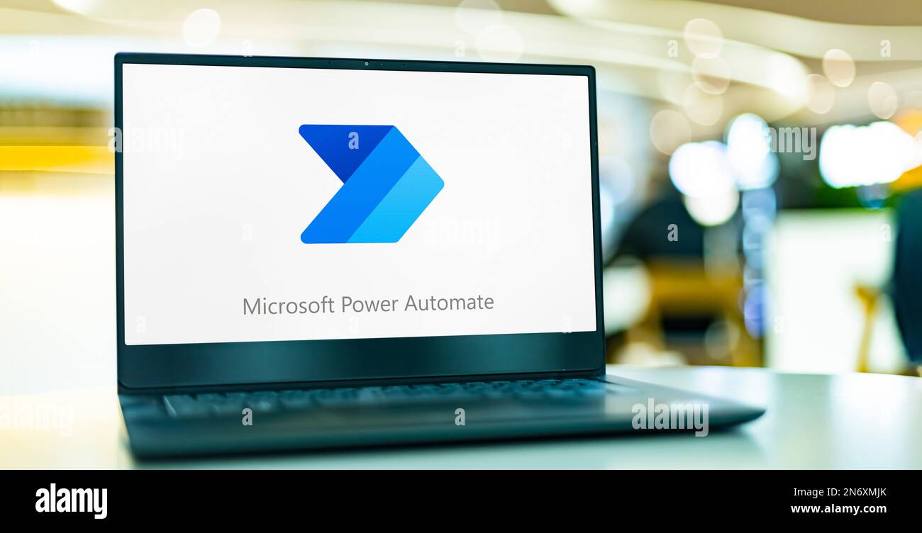 POZNAN, POL - 24. MAI 2022: Laptop Computer mit Logo von Microsoft Power Automate Stockfoto