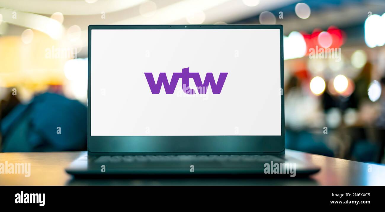 POZNAN, POL - 13. September 2022: Laptop mit Logo von Willis Towers Watson, einem britisch-amerikanischen multinationalen Versicherungsberater Stockfoto