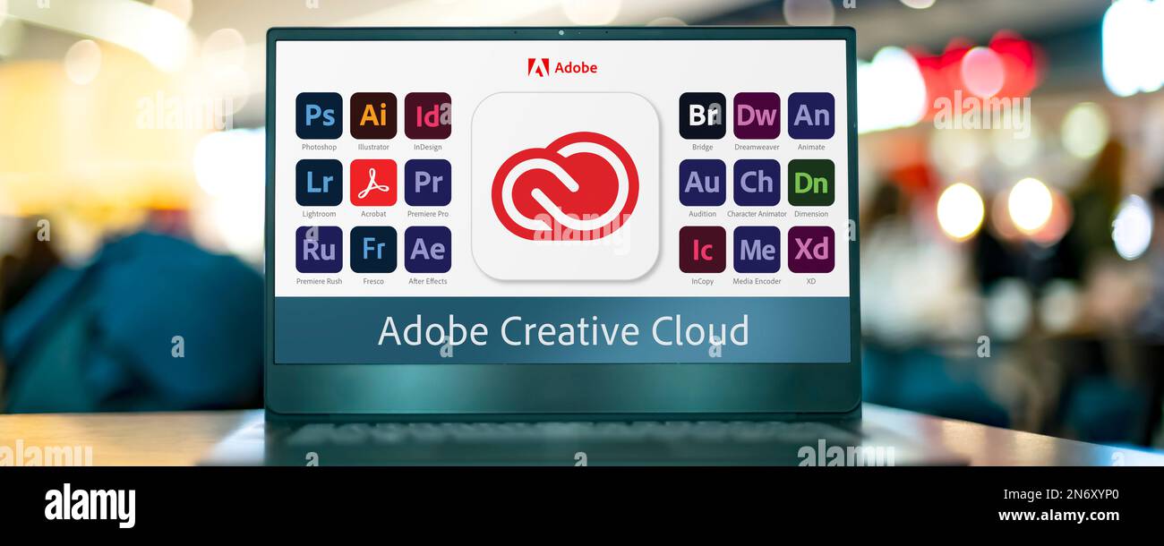 POZNAN, POL - 4. DEZEMBER 2022: Laptop mit Logotypen der Adobe Creative Cloud, einer Reihe von Anwendungen und Services von Adobe Systems Stockfoto