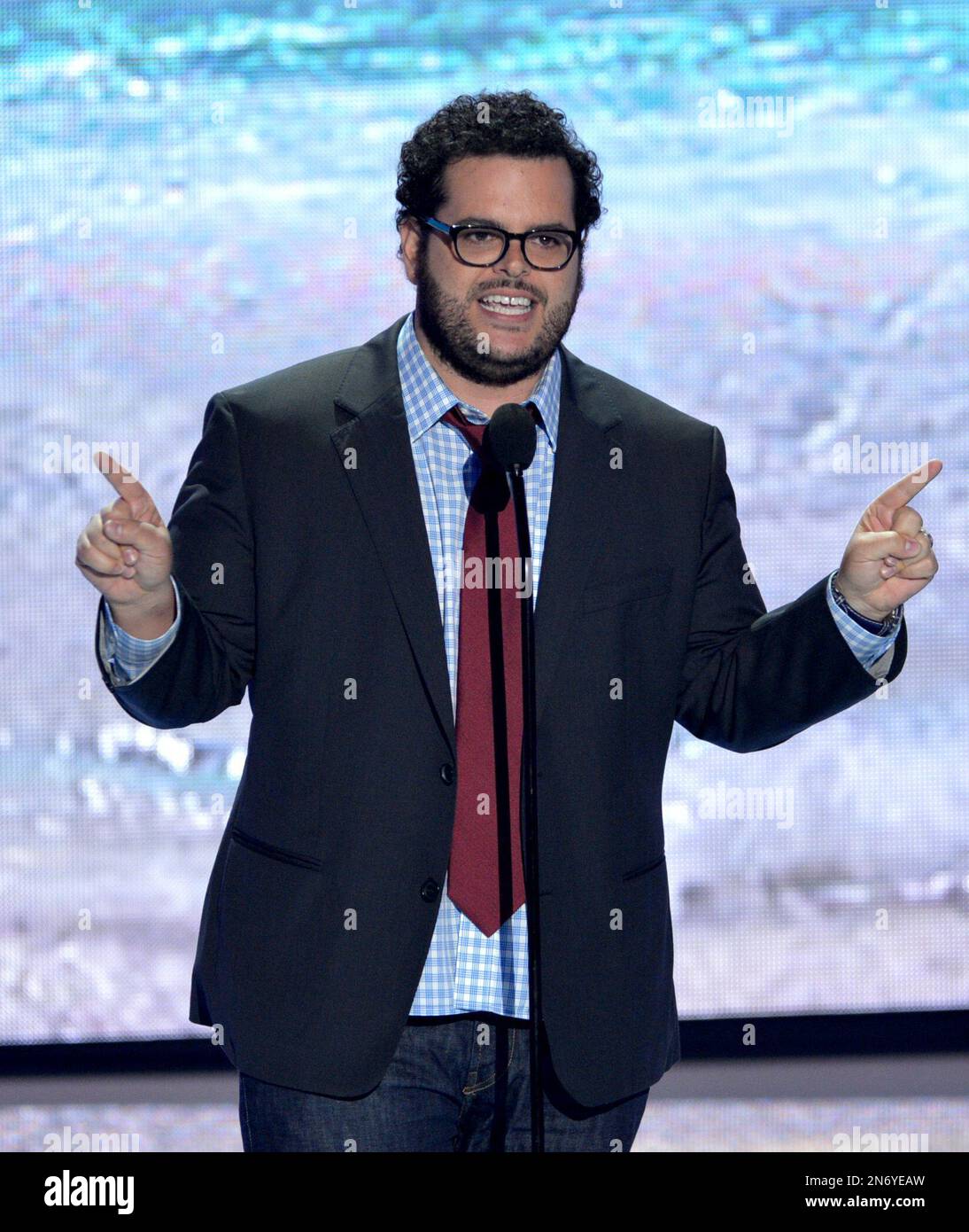 Presenter Josh Gad speaks on stage at the Teen Choice Awards at the Gibson Amphitheater on Sunday, Aug. 11, 2013, in Los Angeles. (Photo by John Shearer/Invision/AP) Stockfoto