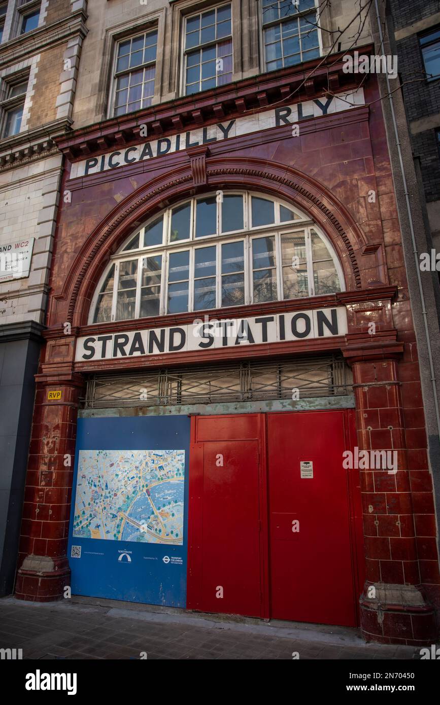 Die stillgelegte Aldwych London U-Bahnstation, die die Terminalstation von Holborn Station an der Piccadilly Line, London, UK war Stockfoto