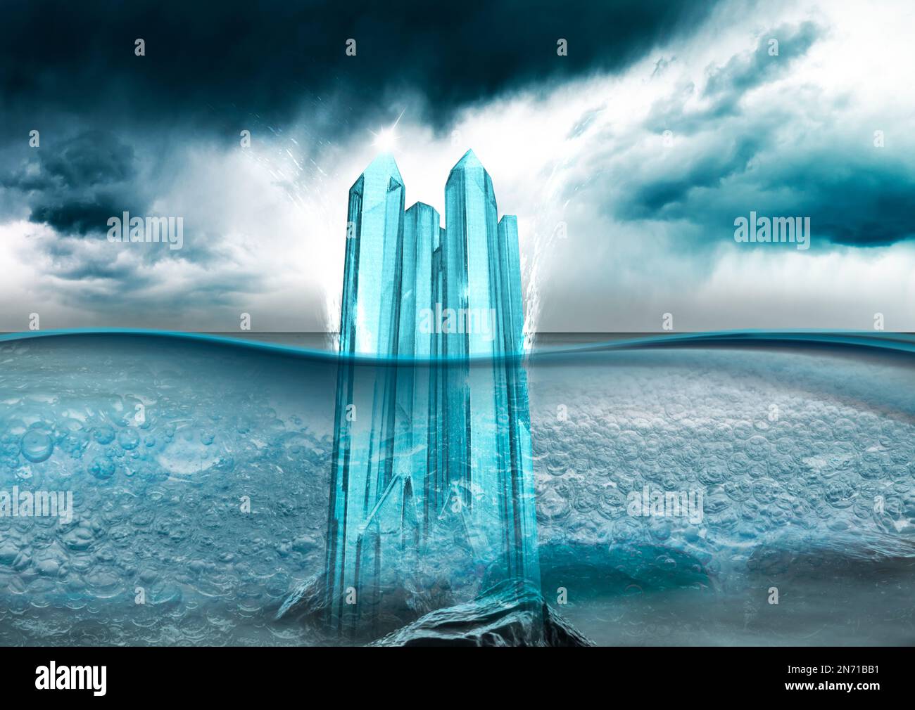Der Kristallberg erhebt sich aus dem Ozean Stockfoto