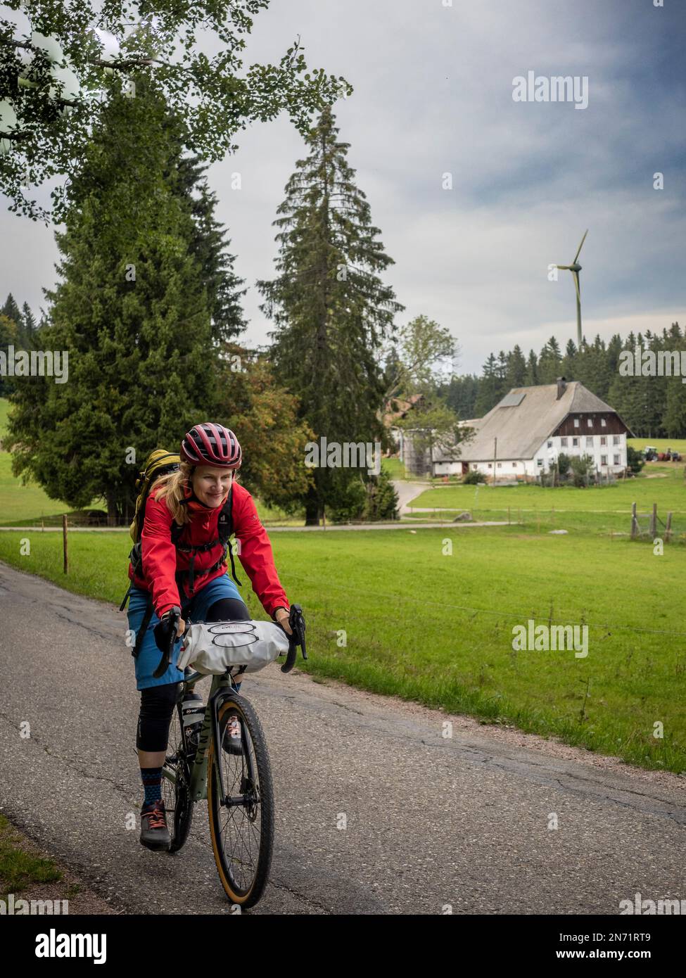Fahrradtour mit dem Gravelbike im Schwarzwald. In Der Nähe Von Schönach  Stockfotografie - Alamy