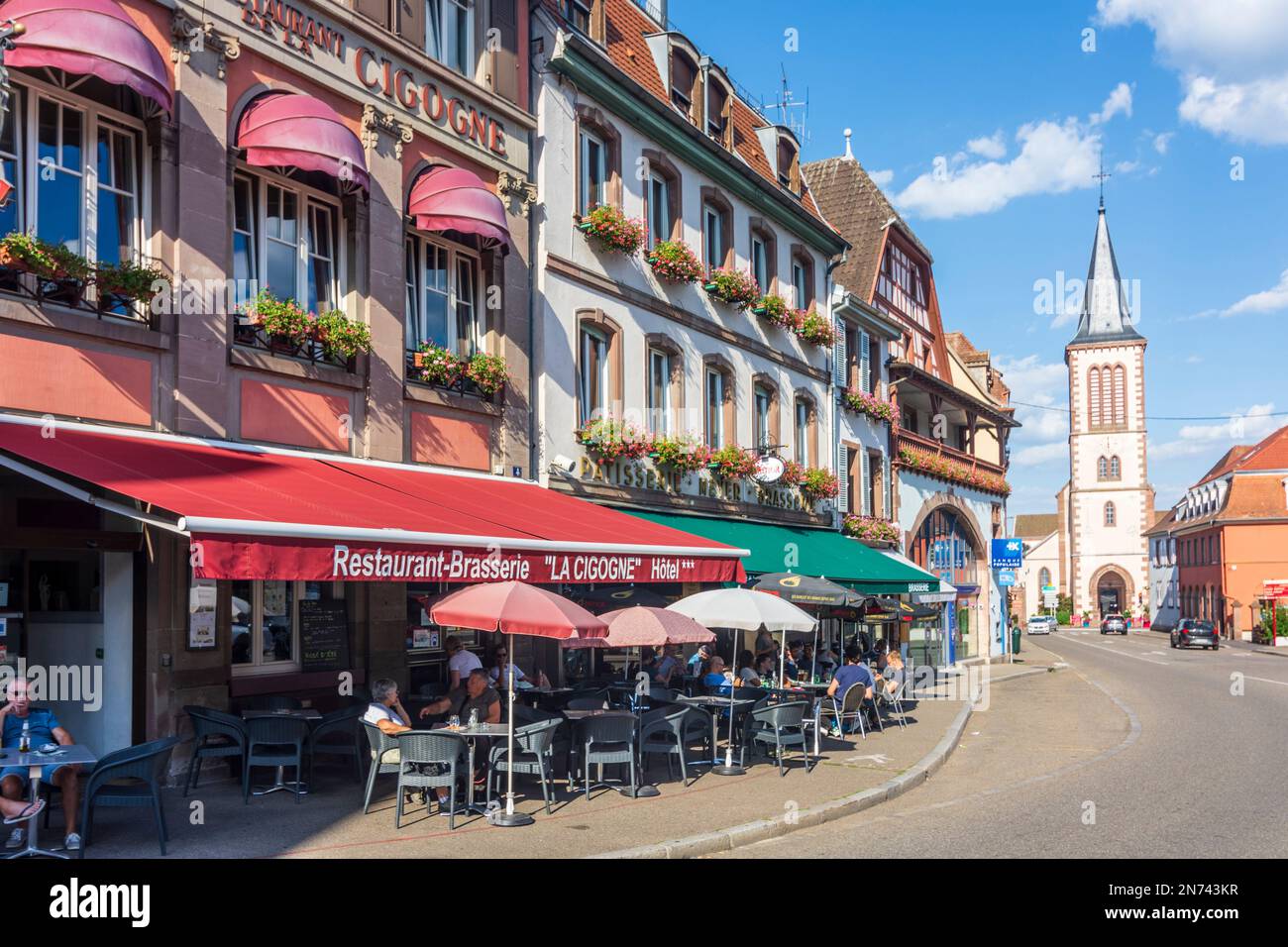 Münster (Münster im Elsass, Minschter), Square Place du Marche, katholische Kirche im Elsass, Haut-Rhin (Oberelsass), Frankreich Stockfoto