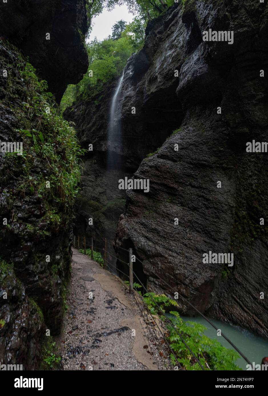 Malerische Partnachschlucht bei Garmisch-Partenkirchen in den bayerischen alpen, Deutschland Stockfoto