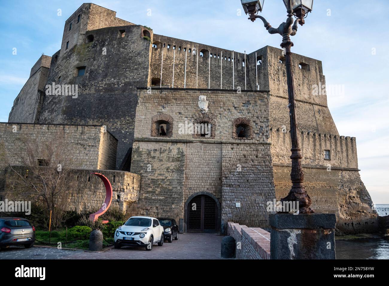 Das berühmte Castel dell'Ovo im Golf von Neapel, Süditalien Stockfoto