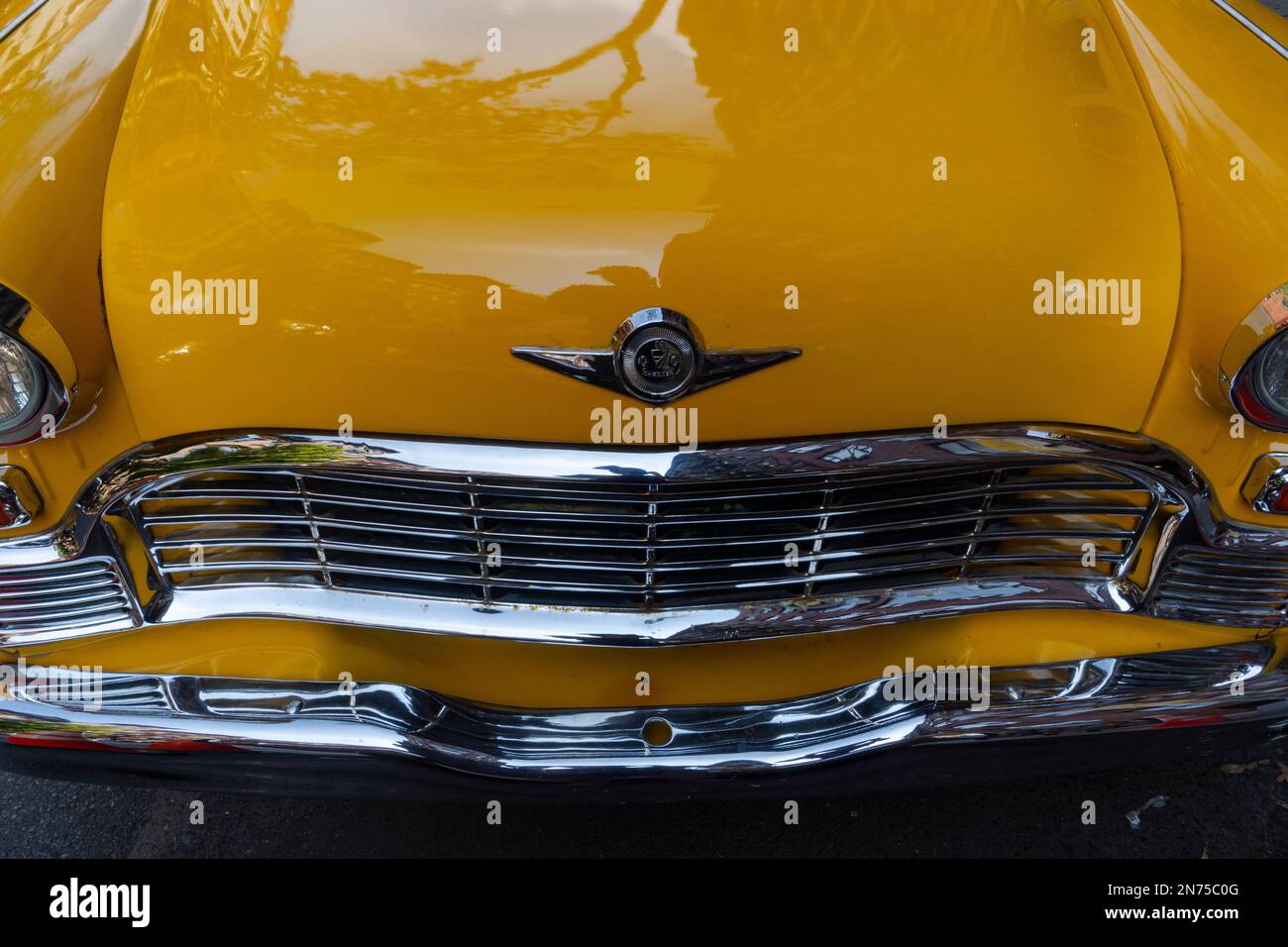 Die klassischen gelben Taxis im East Village in New York, USA. Stockfoto