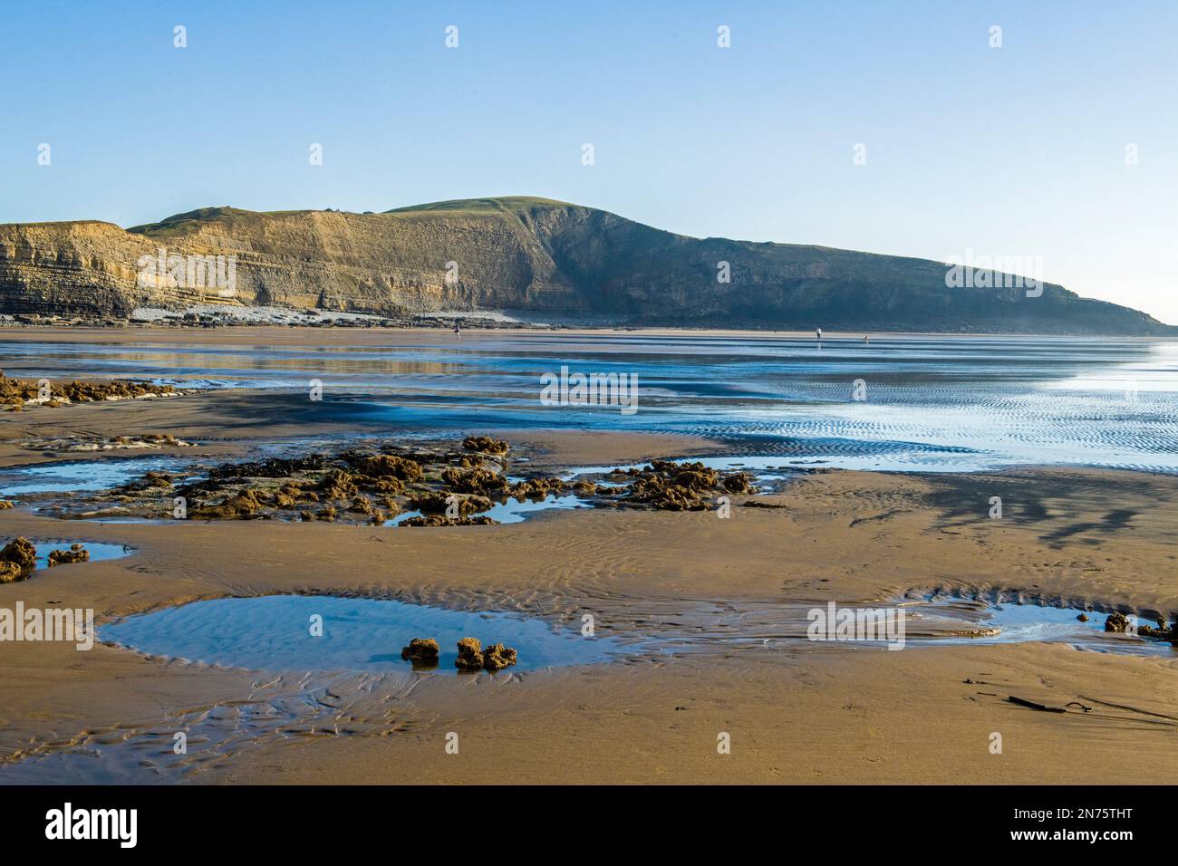 Blick nach Osten über Dunraven Bay an der Glamorgan Heritage Coast Stockfoto