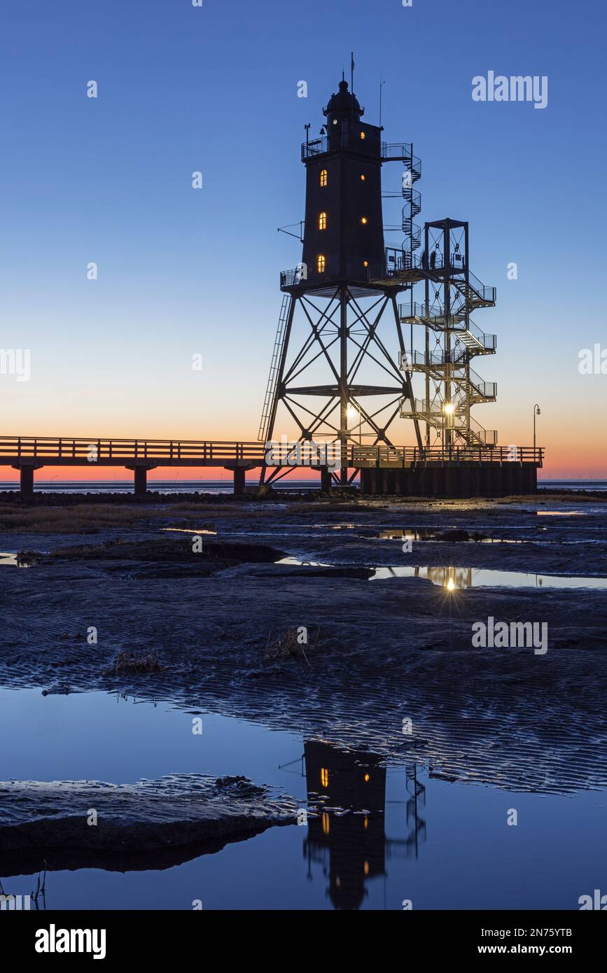 Abendliche Atmosphäre im Leuchtturm Obereversand, Dorum-Neufeld, Bezirk Cuxhaven, Niedersachsen, Stockfoto