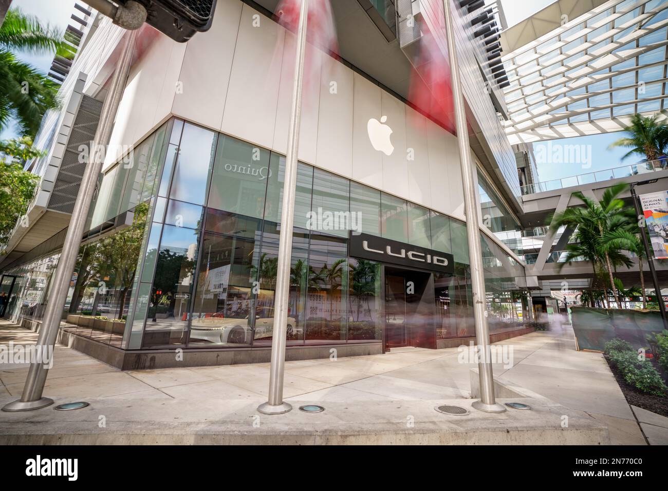 Brickell, FL, USA - 9. Februar 2023: Foto des Ludic Electric Automobile Store Brickell City Center Stockfoto
