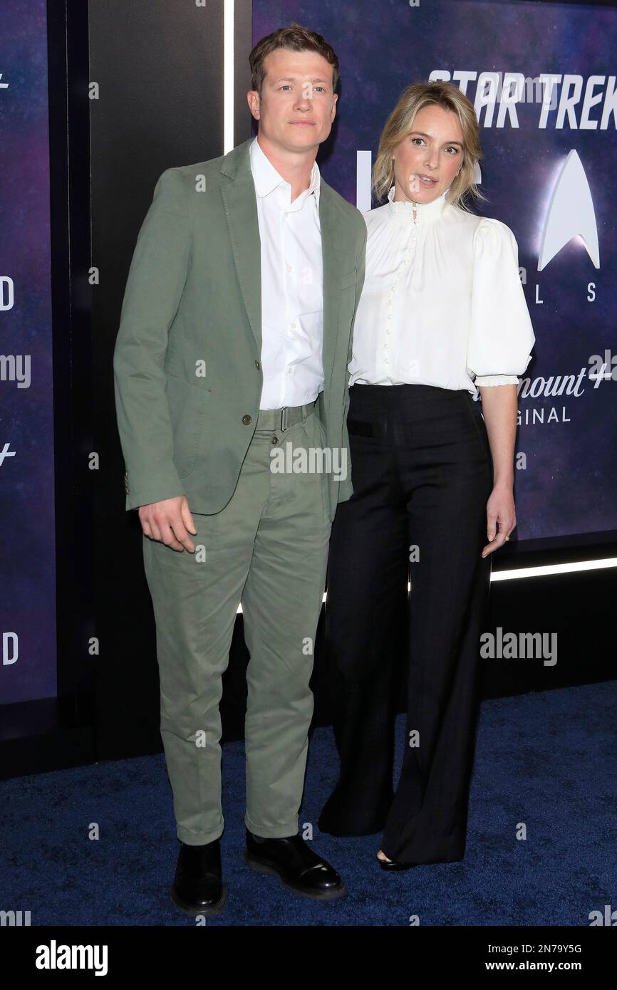 18. Januar 2023, Los Angeles, Kalifornien, USA: LOS ANGELES - FEB 9: Ed Speleers, Asia Macey bei der Premiere von Picard im TCL Chinese Theatre IMAX am 9. Februar 2023 in Los Angeles, CA (Kreditbild: © Nina Prommer/ZUMA Press Wire) REDAKTIONELLE VERWENDUNG! Nicht für den kommerziellen GEBRAUCH! Stockfoto