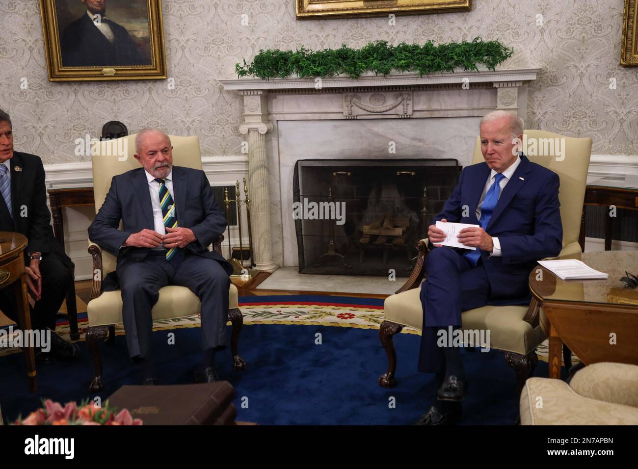 Washington, Usa. 10. Februar 2023. Joe Biden, Präsident der Vereinigten Staaten von Amerika, empfängt den brasilianischen Präsidenten Luiz Inácio Lula da Silva am Freitag 10 im Weißen Haus in Washington, der Hauptstadt der Vereinigten Staaten von Amerika. Kredit: Brasilien Photo Press/Alamy Live News Stockfoto