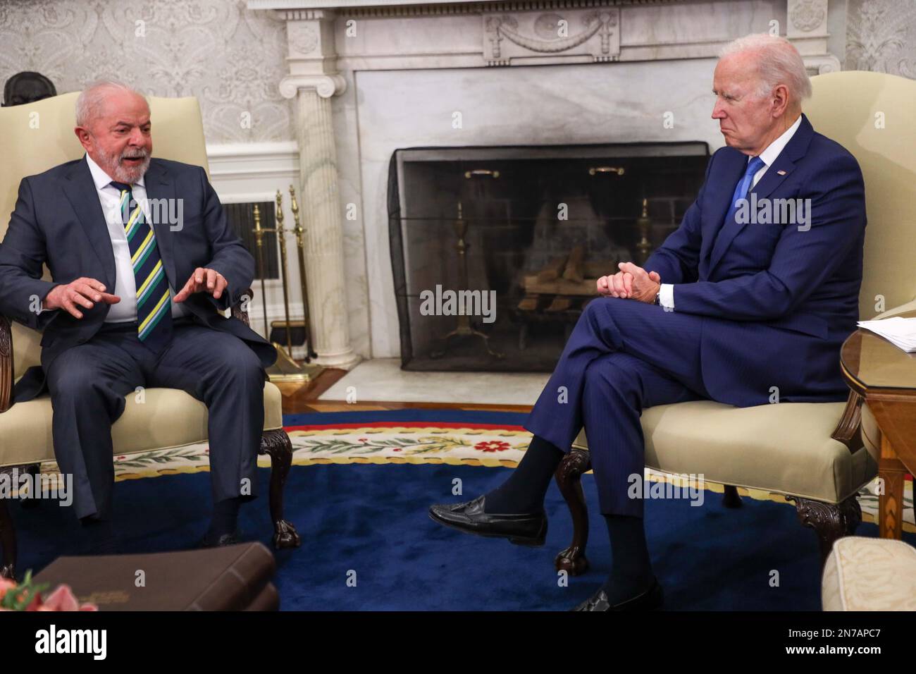 Washington, Usa. 10. Februar 2023. Joe Biden, Präsident der Vereinigten Staaten von Amerika, empfängt den brasilianischen Präsidenten Luiz Inácio Lula da Silva am Freitag 10 im Weißen Haus in Washington, der Hauptstadt der Vereinigten Staaten von Amerika. Kredit: Brasilien Photo Press/Alamy Live News Stockfoto