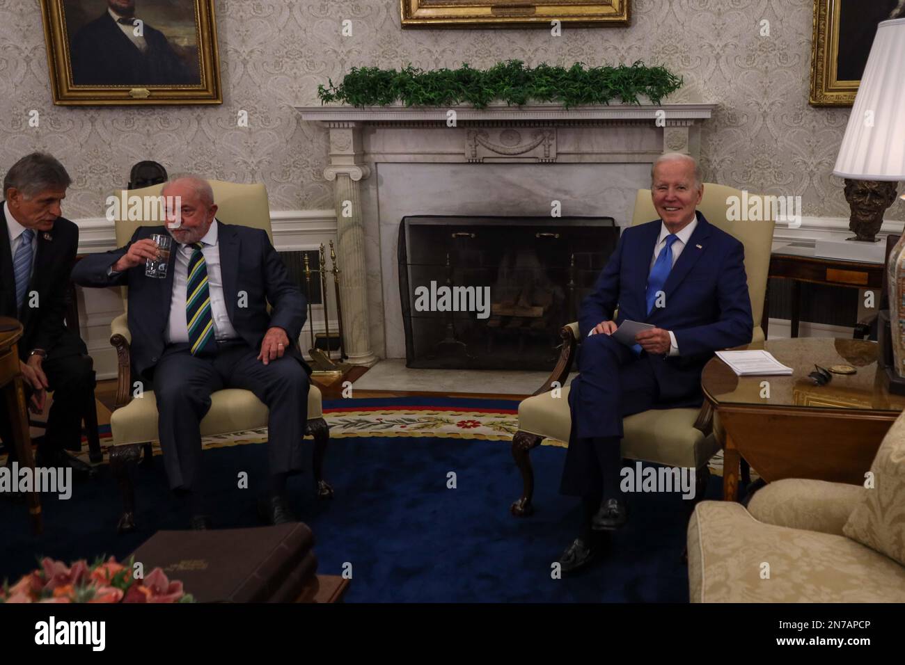 Washington, Usa. 10. Februar 2023. Joe Biden, Präsident der Vereinigten Staaten von Amerika, empfängt den brasilianischen Präsidenten Luiz Inácio Lula da Silva am Freitag 10 im Weißen Haus in Washington, der Hauptstadt der Vereinigten Staaten von Amerika. Kredit: Brasilien Photo Press/Alamy Live News Stockfoto