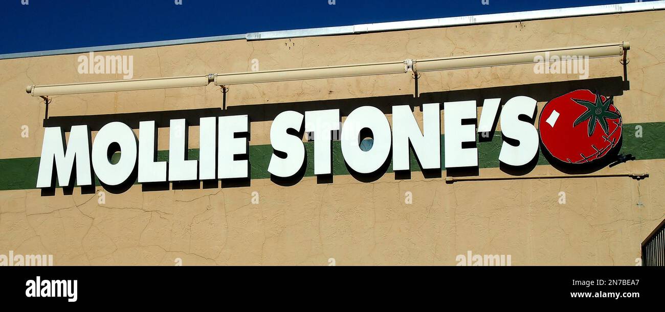 Mollie Stones Market, Supermarkt-Parkplatz-Schild in Palo Alto, Kalifornien, 2015 Stockfoto