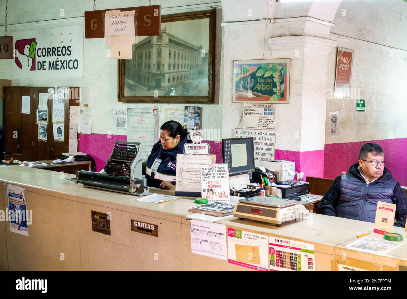 San Miguel de Allende Guanajuato Mexiko, historisches Zentrum Zona Centro, Postschalter, männliche Männer, weibliche Frauen, Erwachsener A. Stockfoto