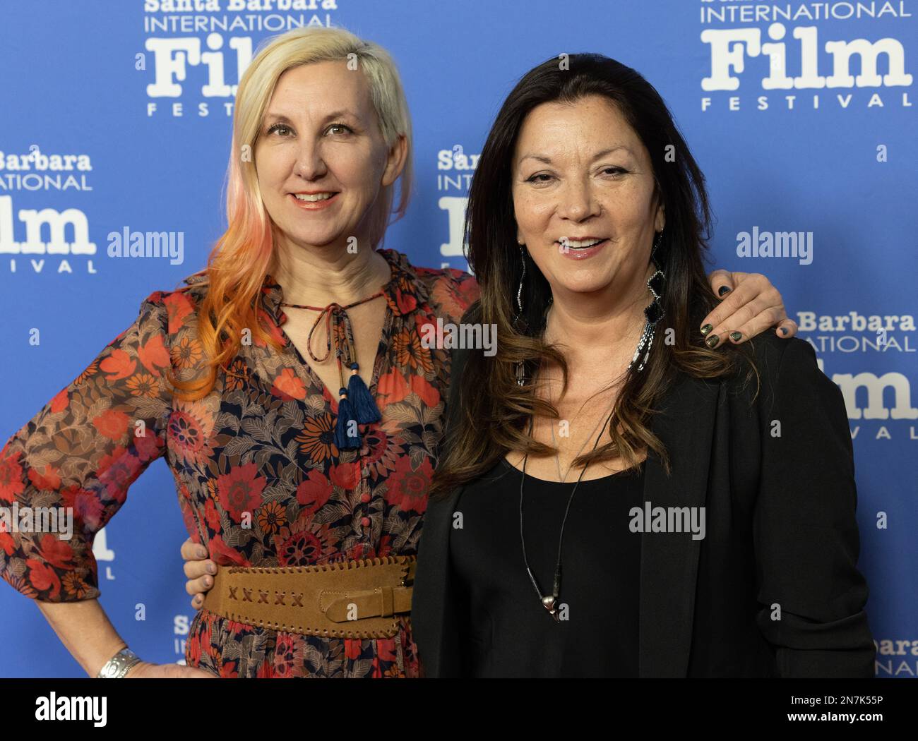 Trish Dolman (Produzent), Marie Clements (Regisseur/Produzent) SBIFF 2023 Angela Bassett – Montecito Award 230209 Stockfoto