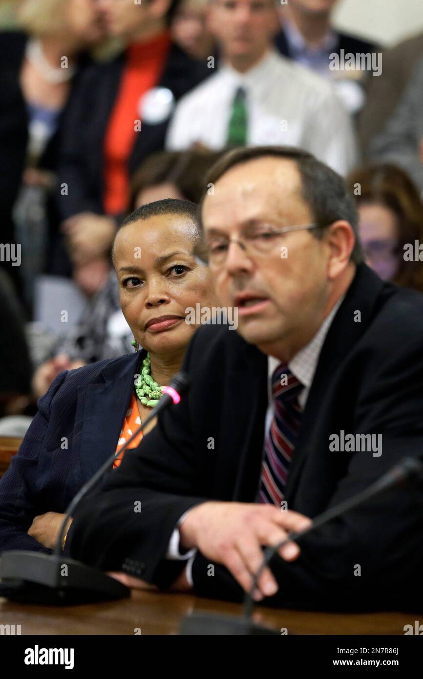 Sen joyce elliott d little rock left watches a s jerry cox of