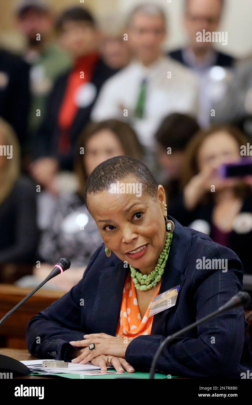 Sen joyce elliott d little rock asks members of the senate committee