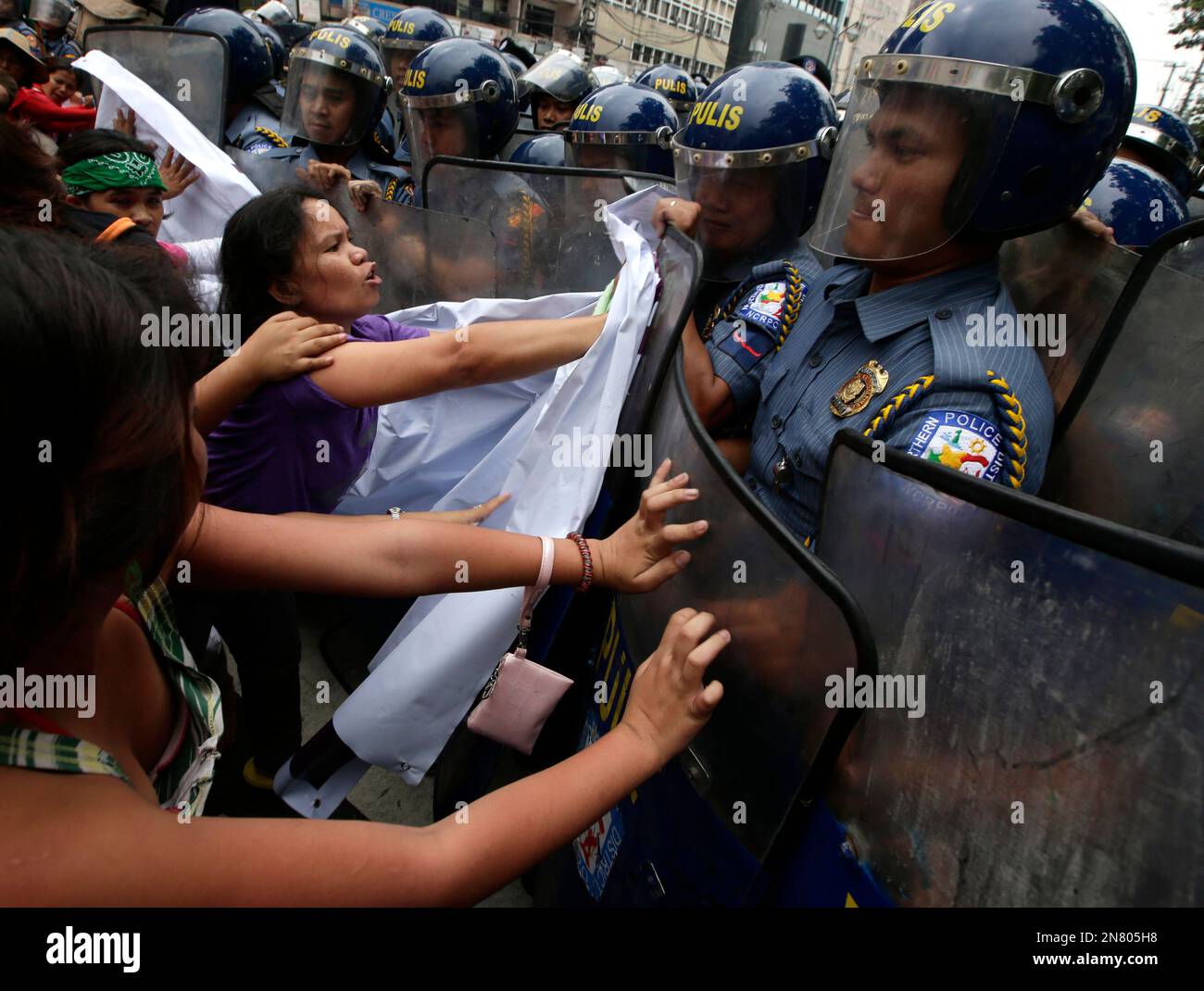 Vivid Clashes, Arrests As Tens Of Thousands Protest Corruption In Philippines Capture Illustration Vivid Clashes, Arrests As Tens Of Thousands Protest Corruption In Philippines Capture Illustration