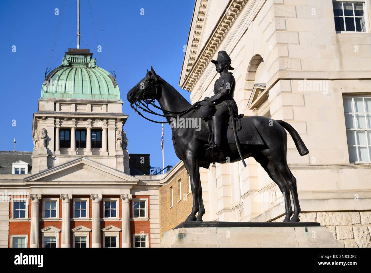 London, England, Großbritannien. Statue von Garnet Joseph Wolseley, 1. Viscount Wolseley (von Sir William Goscombe John, 1920) in Horse Guards Parade Stockfoto