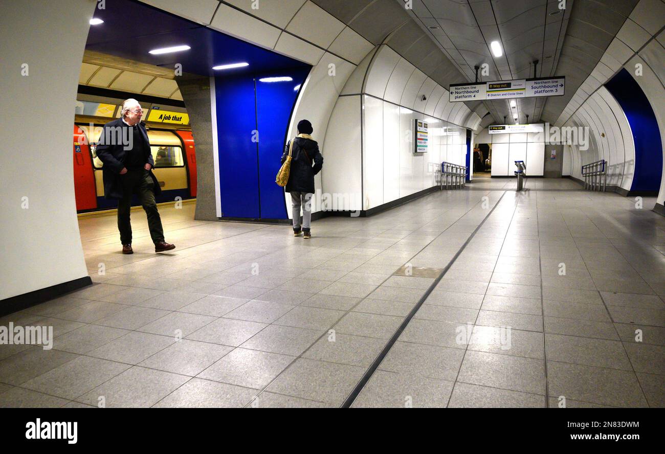 London, England, Großbritannien. Monument U-Bahn-Station Stockfoto