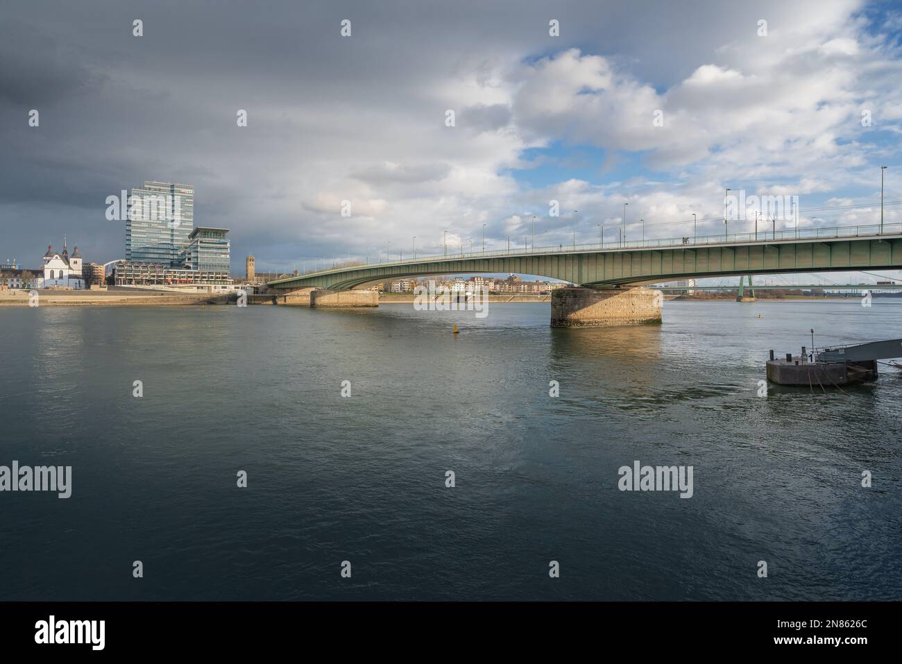 Deutzer Brücke - Köln, Deutschland Stockfoto