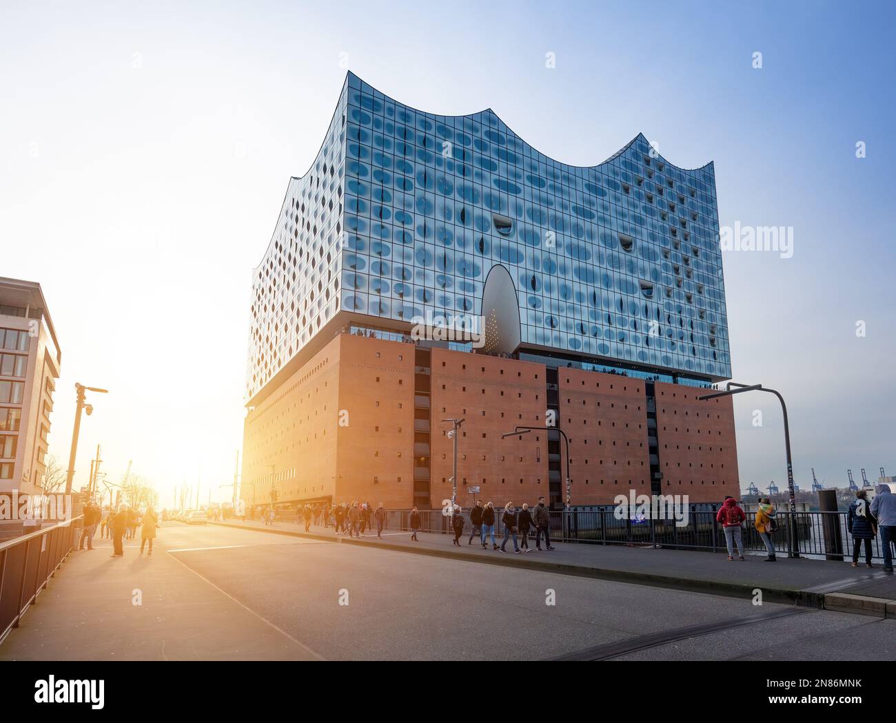 Elbphilharmonie Konzerthalle bei Sonnenuntergang - Hamburg, Deutschland Stockfoto