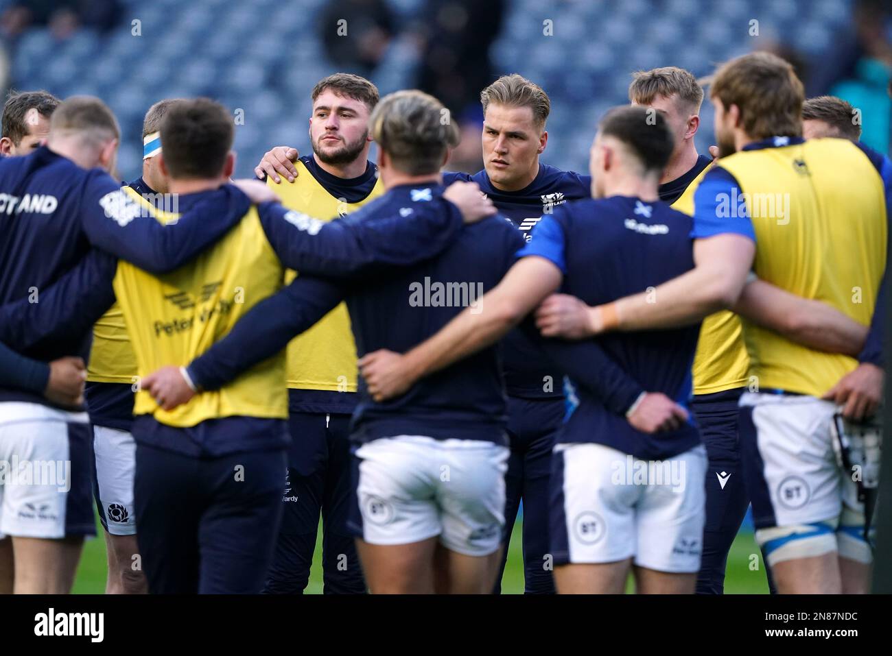 Schottlands Duhan van der Merwe (Mitte rechts) vor dem Guinness Six