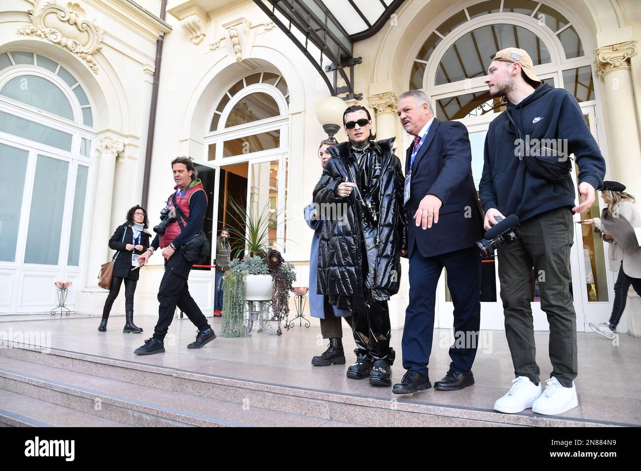 Sanremo, 73. Italienisches Song-Festival, Bagno di Folla für Rosa Chemical am Ausgang des Kasinos Stockfoto